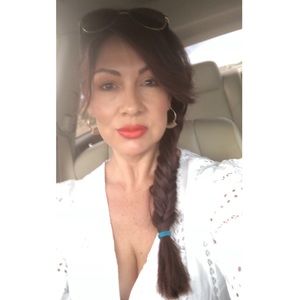 Meet your Posher, Lia